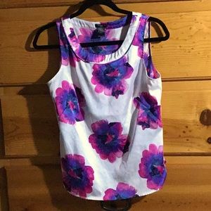 Sleeveless tee